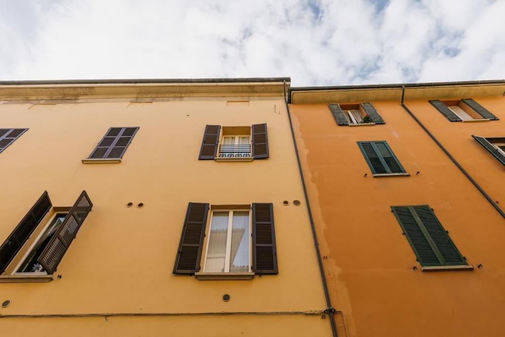 Suite In Via Del Pratello Bologna Exterior photo