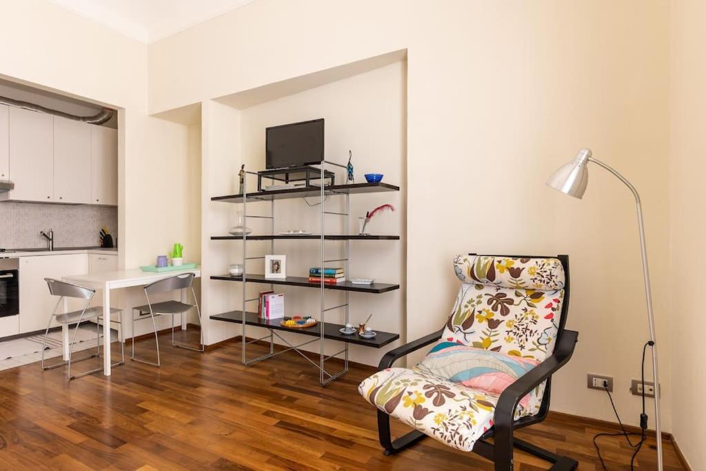 Suite In Via Del Pratello Bologna Exterior photo