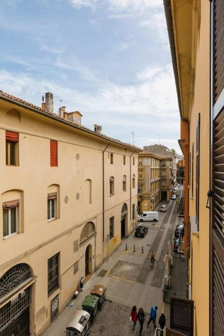 Suite In Via Del Pratello Bologna Exterior photo